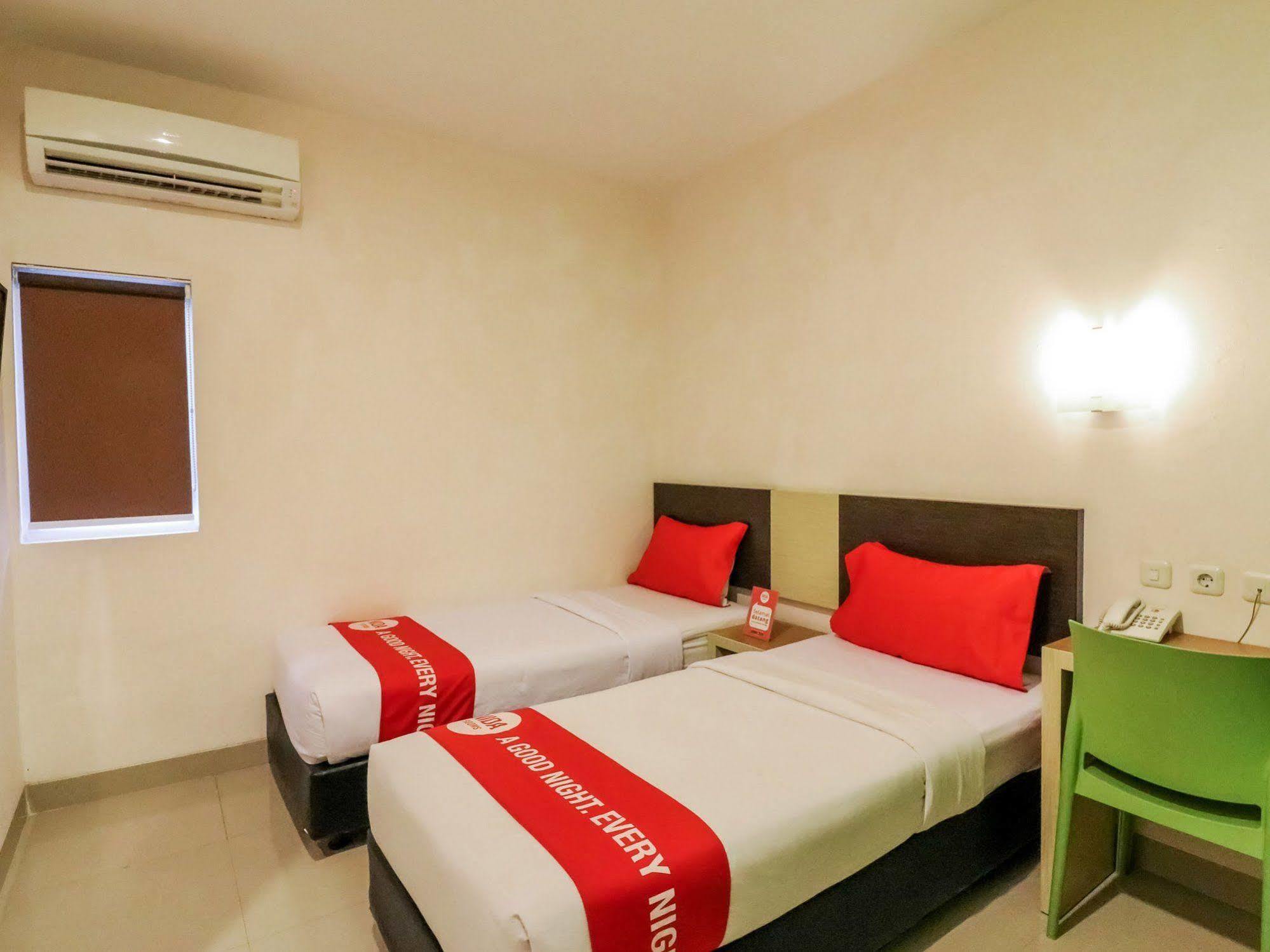 Nida Rooms Makassar Ahmad Yani Exterior foto