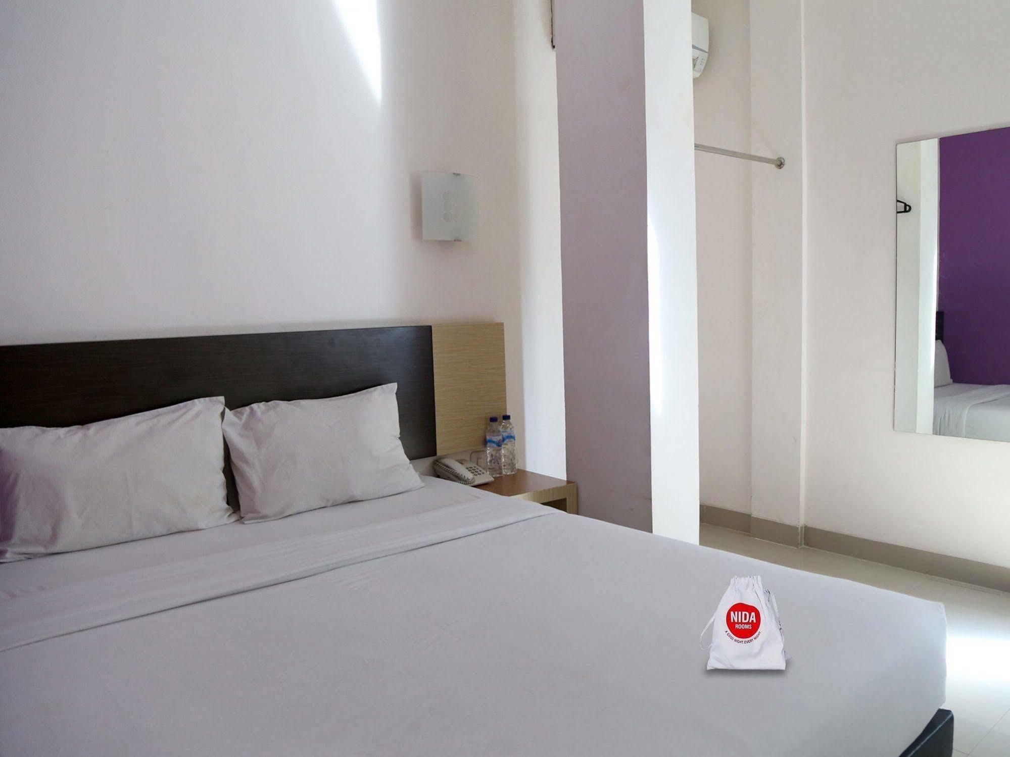 Nida Rooms Makassar Ahmad Yani Exterior foto