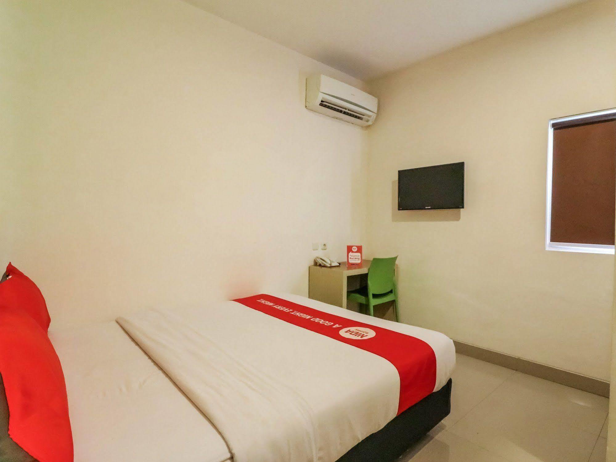 Nida Rooms Makassar Ahmad Yani Exterior foto