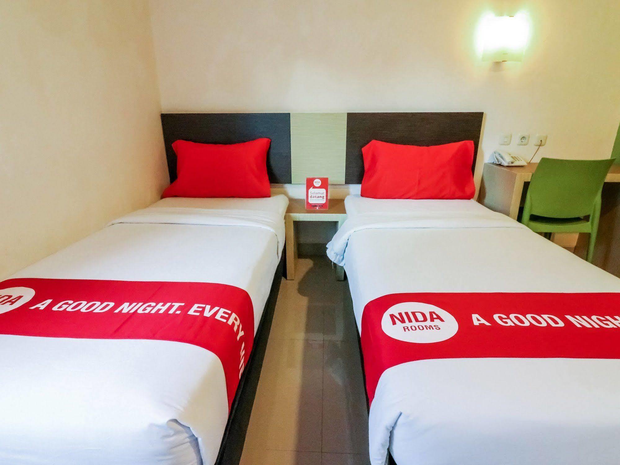 Nida Rooms Makassar Ahmad Yani Exterior foto