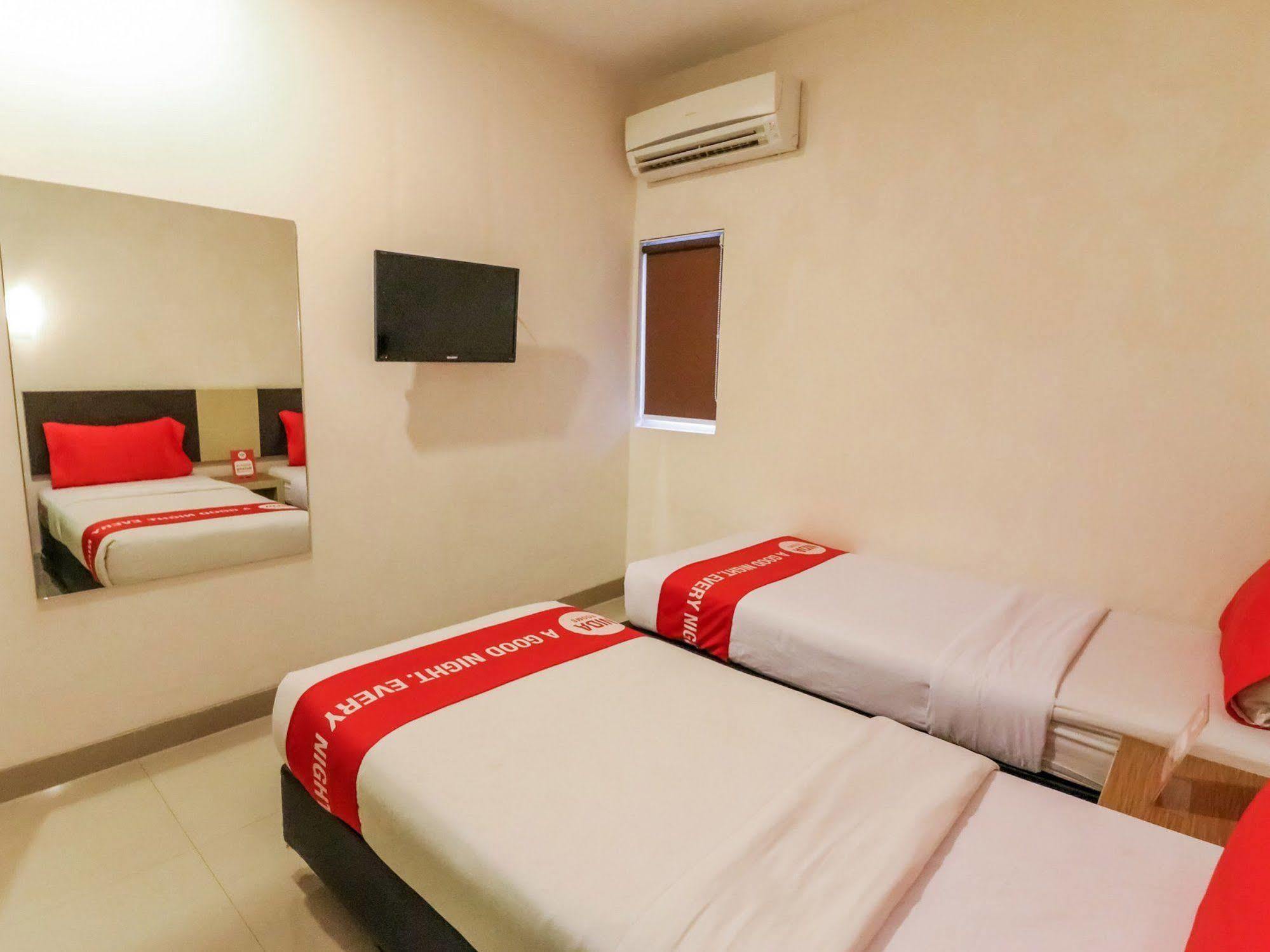 Nida Rooms Makassar Ahmad Yani Exterior foto